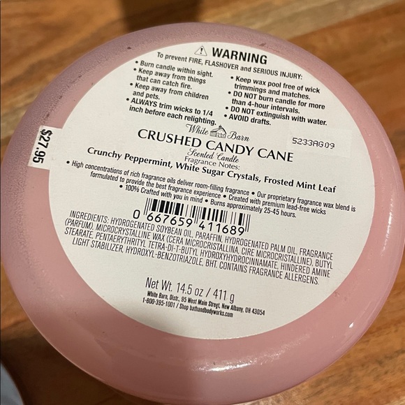 White Barn Crushed Candy Cane 3 wick candle - Picture 4 of 4